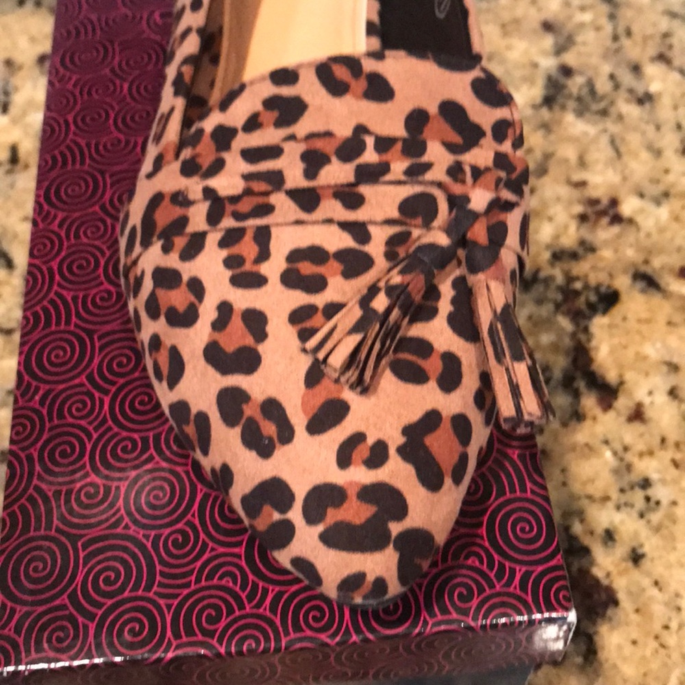 Shoes - Picture 3 of 3